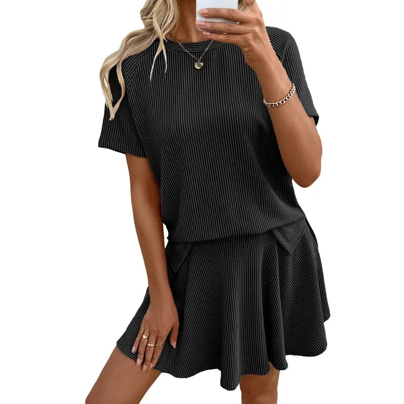 Seamless Tee Pleated Mini Skirt Set